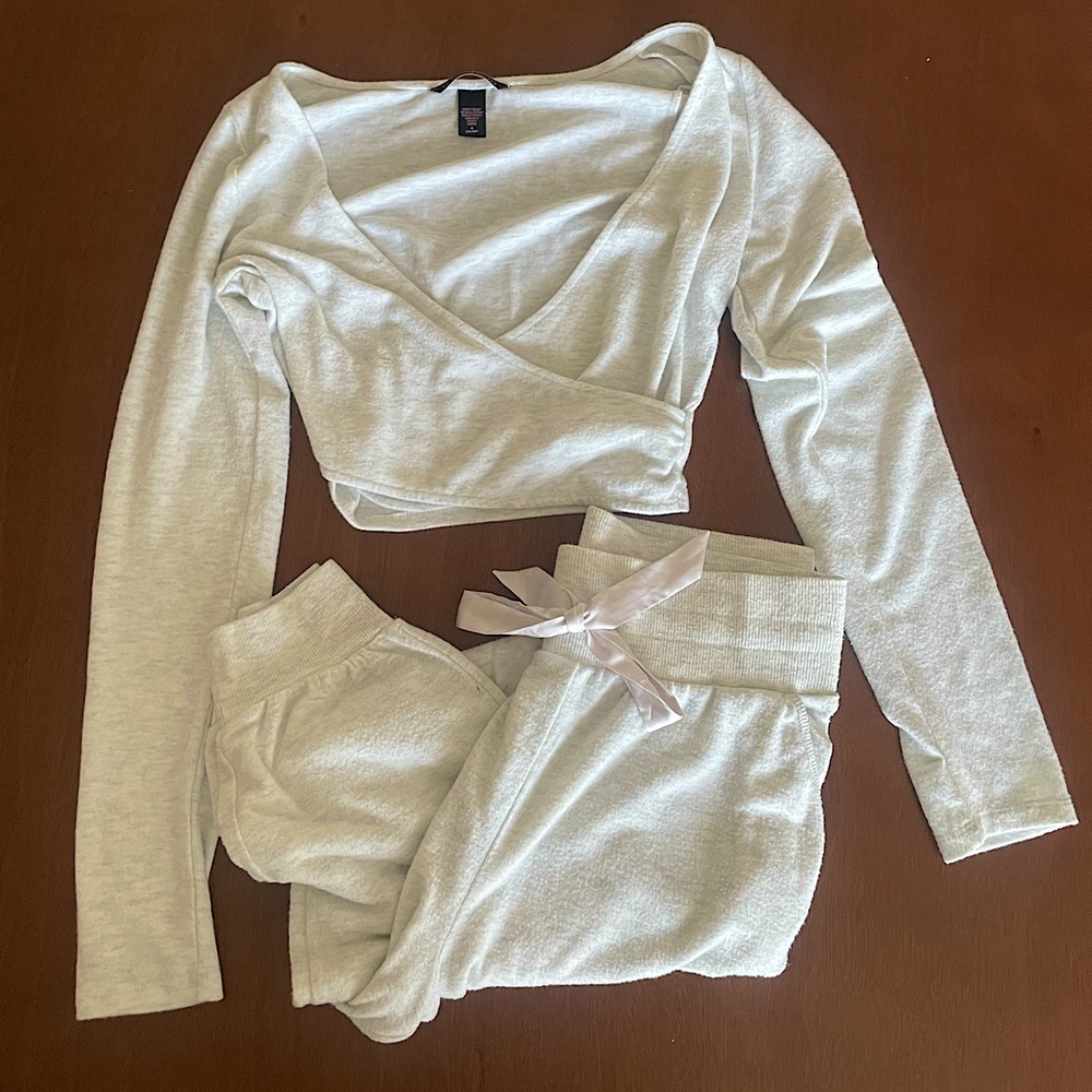 Victoria’s Secret lounge set